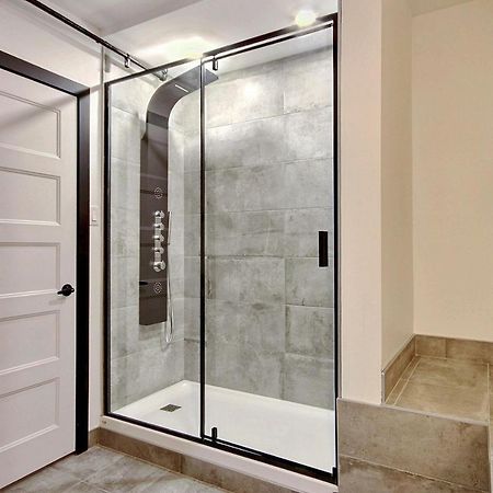 Le Gentleman // Downtown Spacious Condo ケベックシティ エクステリア 写真